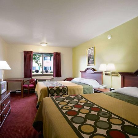Super 8 By Wyndham Eau Claire Wi Hotell Eksteriør bilde
