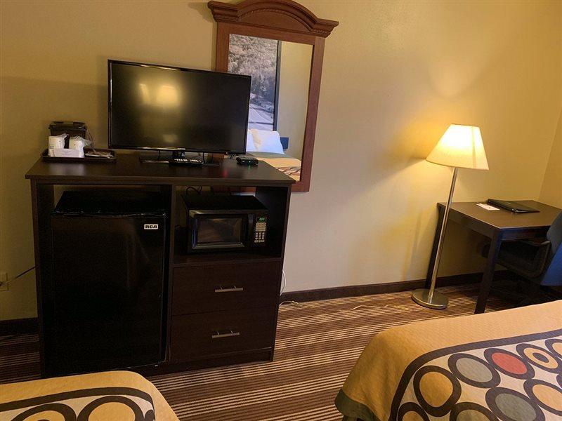 Super 8 By Wyndham Eau Claire Wi Hotell Eksteriør bilde