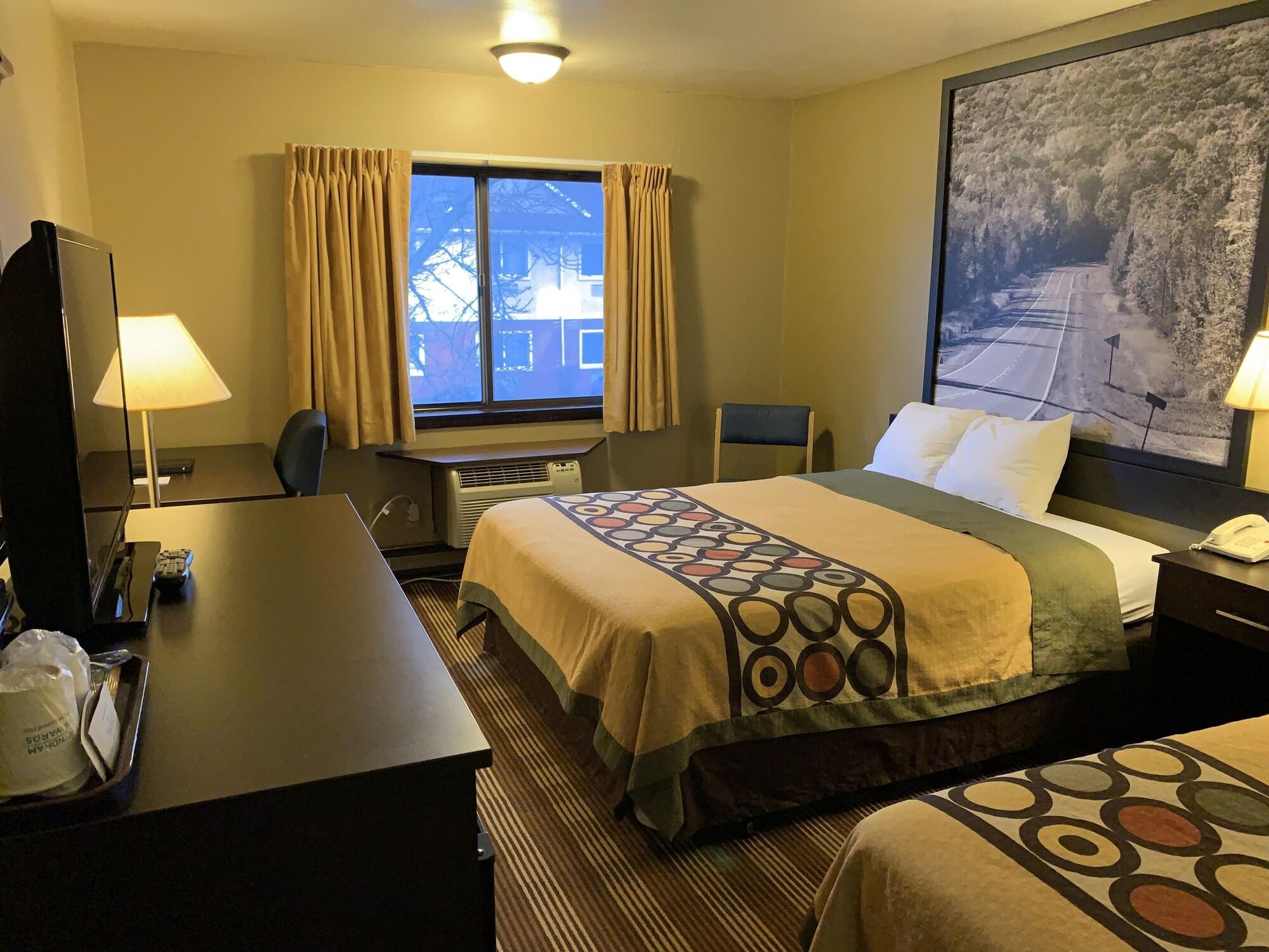 Super 8 By Wyndham Eau Claire Wi Hotell Eksteriør bilde