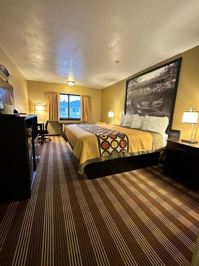 Super 8 By Wyndham Eau Claire Wi Hotell Eksteriør bilde