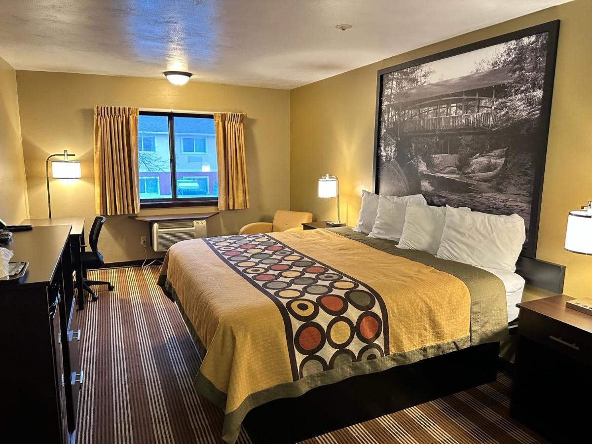 Super 8 By Wyndham Eau Claire Wi Hotell Eksteriør bilde