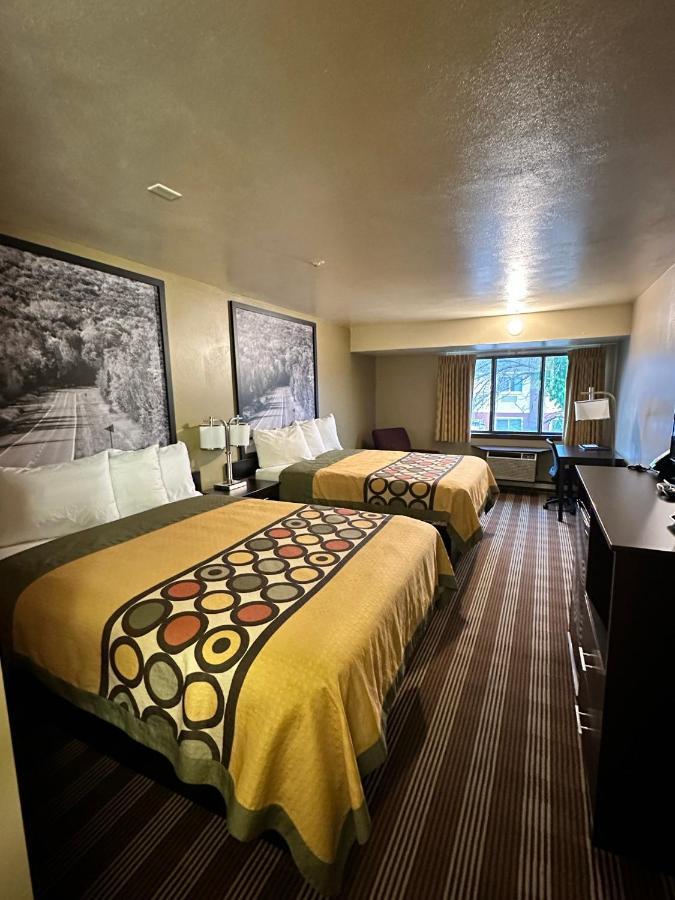 Super 8 By Wyndham Eau Claire Wi Hotell Eksteriør bilde