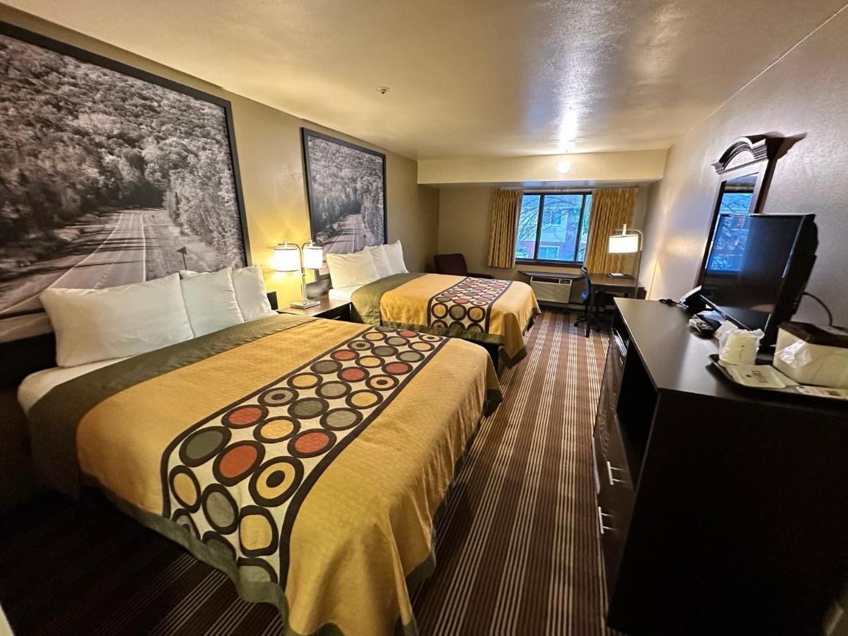 Super 8 By Wyndham Eau Claire Wi Hotell Eksteriør bilde