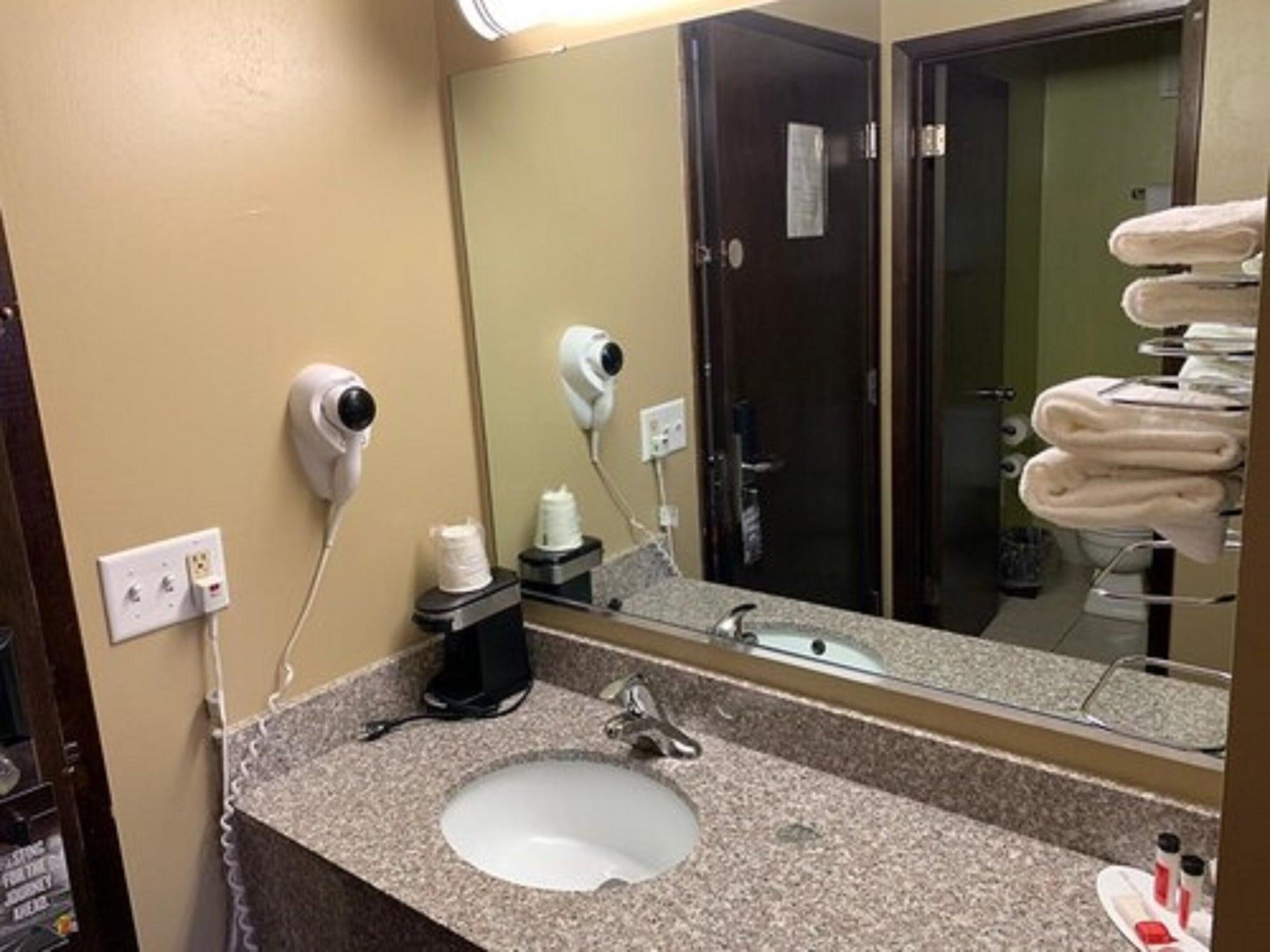 Super 8 By Wyndham Eau Claire Wi Hotell Eksteriør bilde