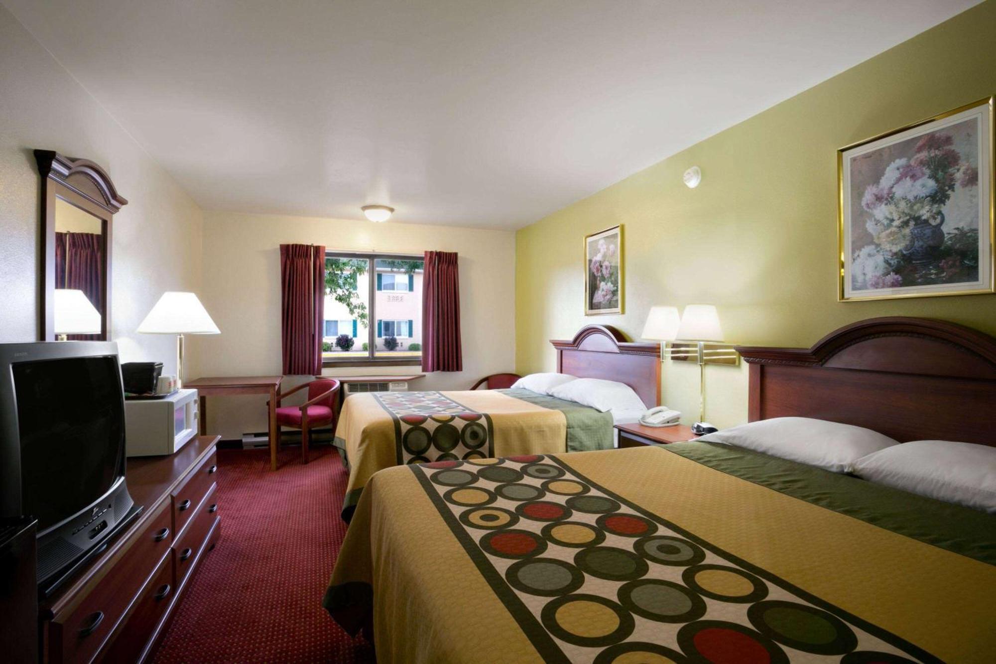 Super 8 By Wyndham Eau Claire Wi Hotell Eksteriør bilde